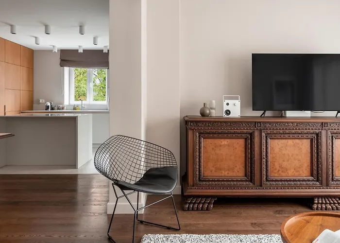 New High-End Designer 3Br Central Apt